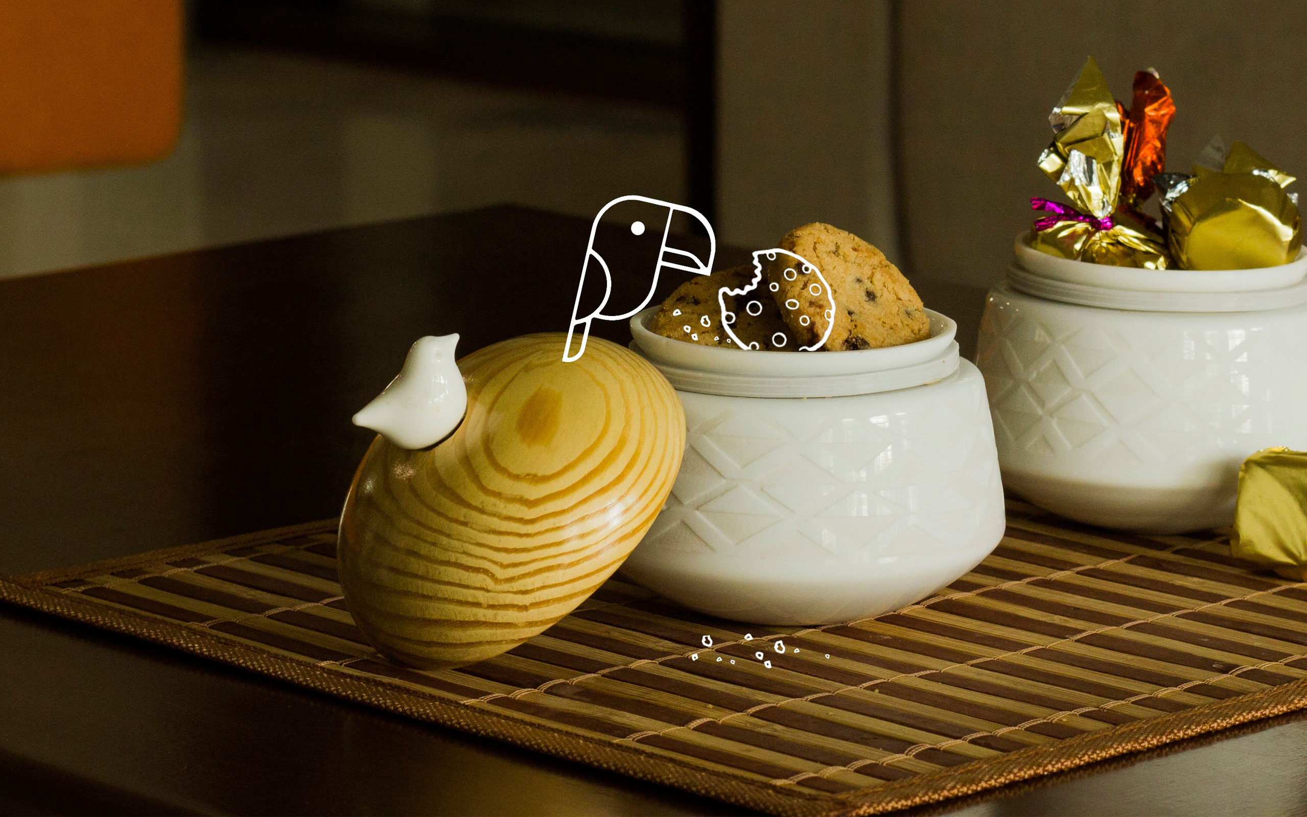 CUTOMISATION Background tableware
